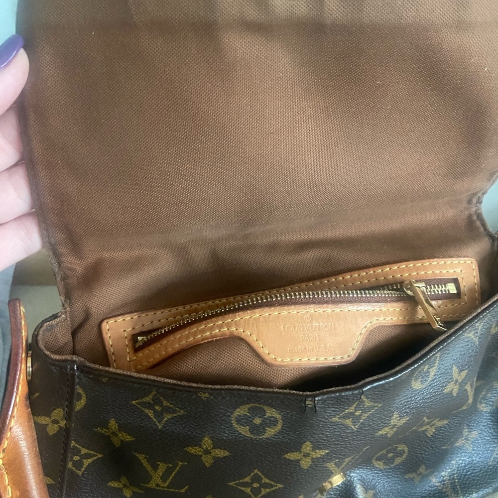 Lv Bag. - image 2